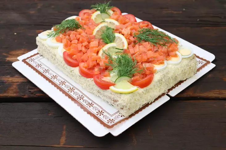 Lohivoileipäkakku 18 heng. - Voileipäkakut - 0500 - 1