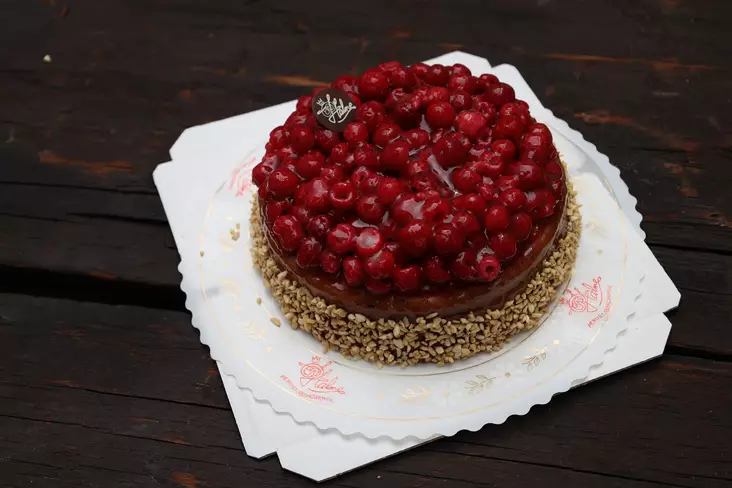 Vadelmakakku 12 heng - Täytekakut - 0411 - 1