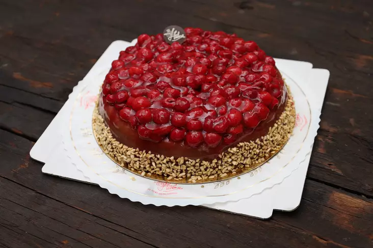 Vadelmakakku 18 heng - Täytekakut - 0412 - 1