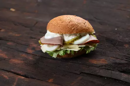 Täytetty kaurasämpylä, paahtopaisti - Täytetyt sämpylät - 6103 - 1