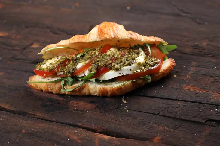 Täytetty croissant, mozzarella - Täytetyt piirakat - 6113 - 0