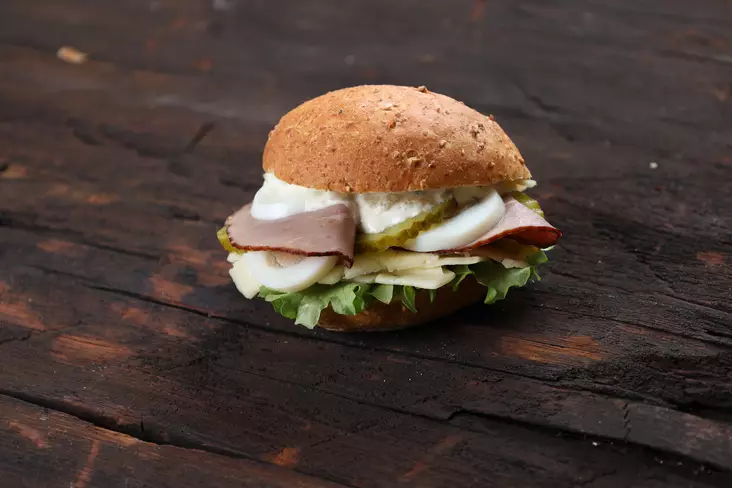 Täytetty kaurasämpylä, paahtopaisti - Täytetyt sämpylät - 6103 - 1