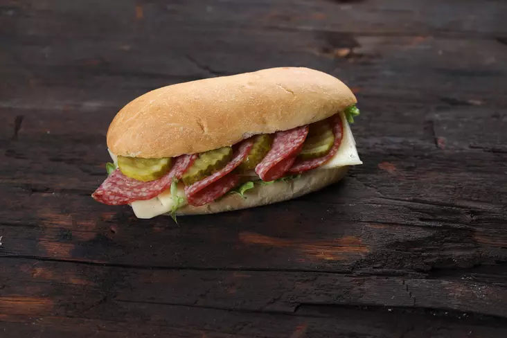 Täytetty vehnäsämpylä, meetwursti - Täytetyt sämpylät - 6106 - 0