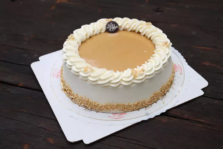 Kinuski-kermakakku 18 heng. - Täytekakut - 0447 - 1